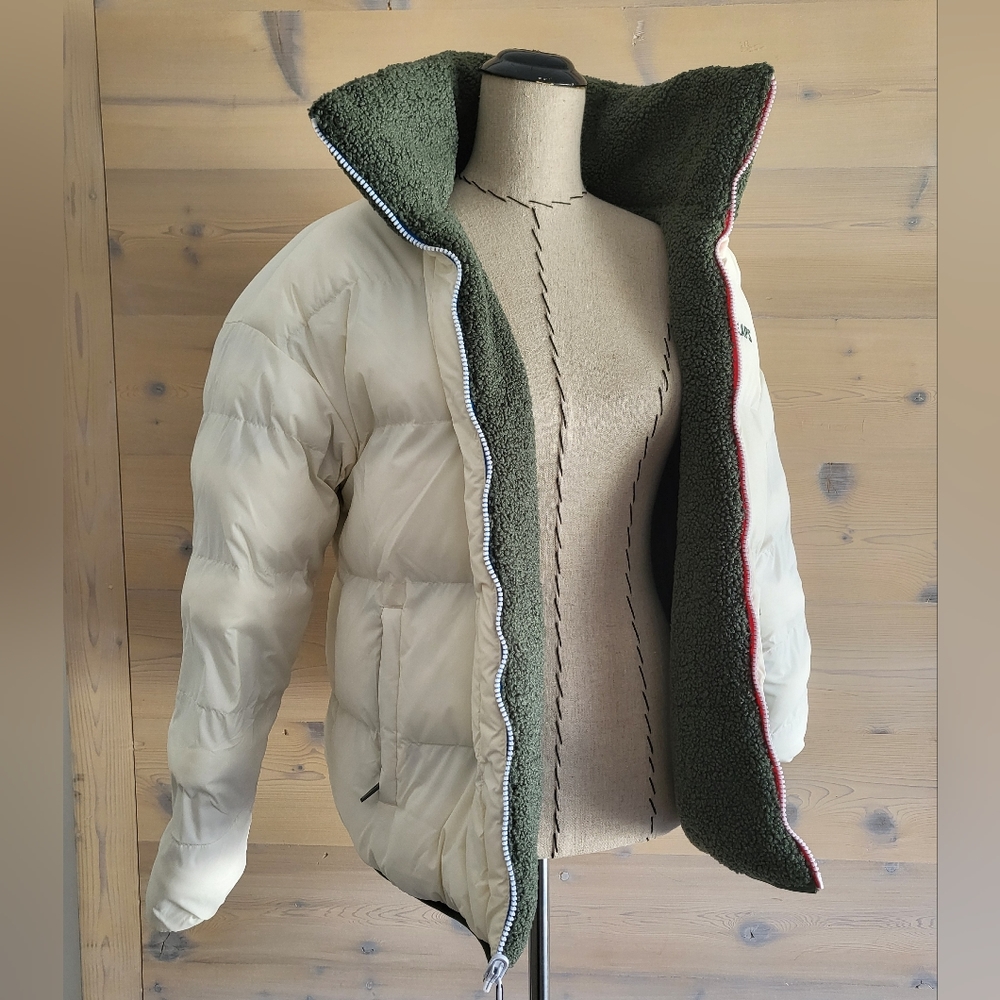 NWT FourLaps Polar Quilted Sherpa Jacket Reversible Unisex Medium Thyme/White